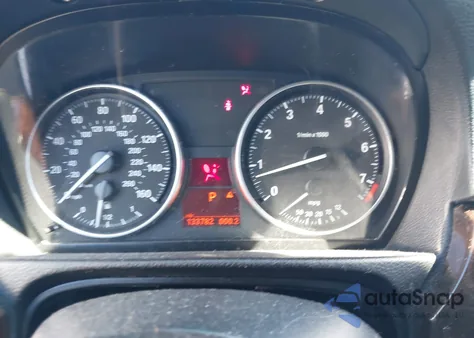 2011 BMW 328I xDrive z USA, uszkodzony, nr VIN WBAPK5C54BF124721